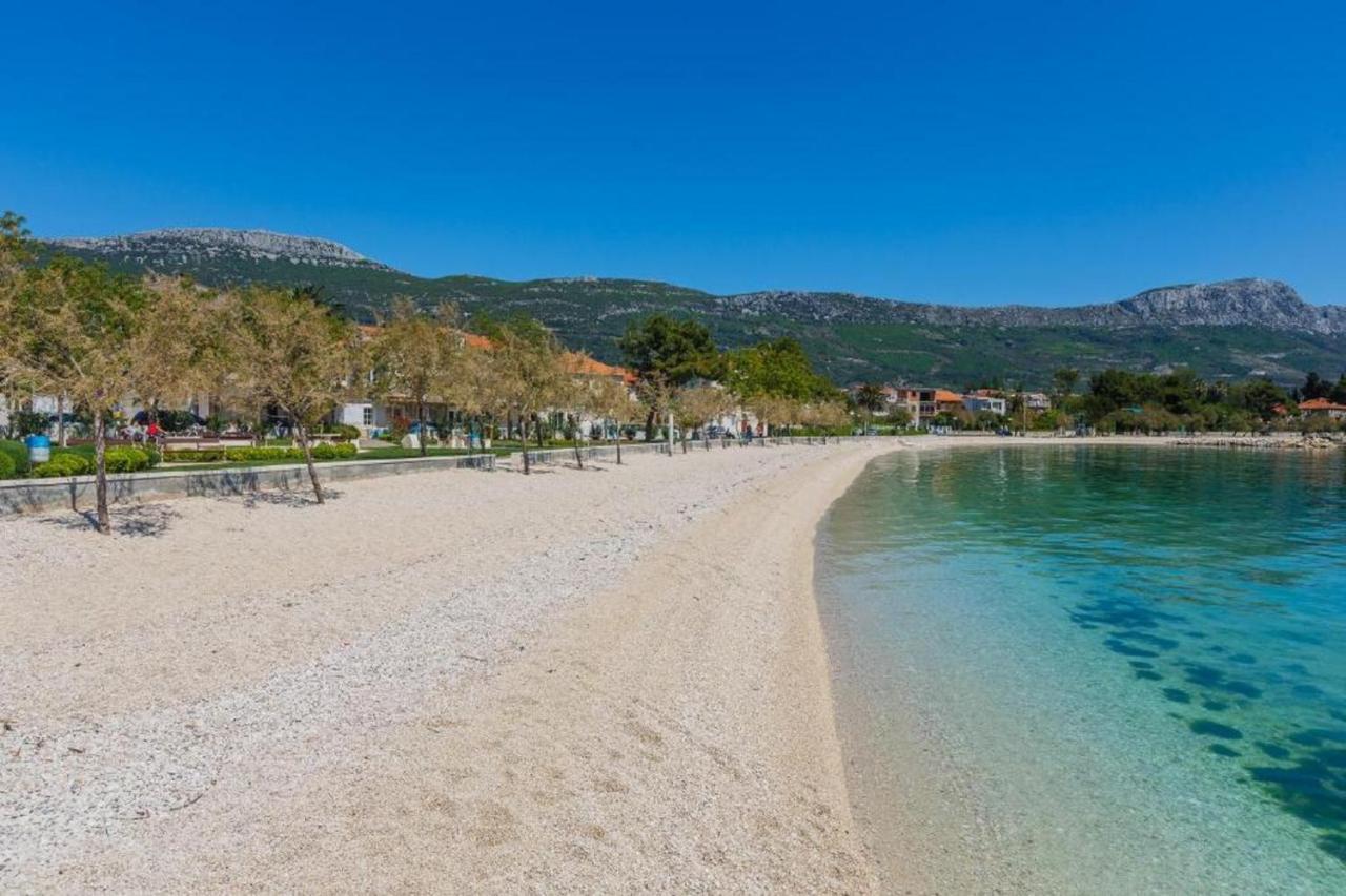 Sunny Holiday House With Pool Kaštela Extérieur photo