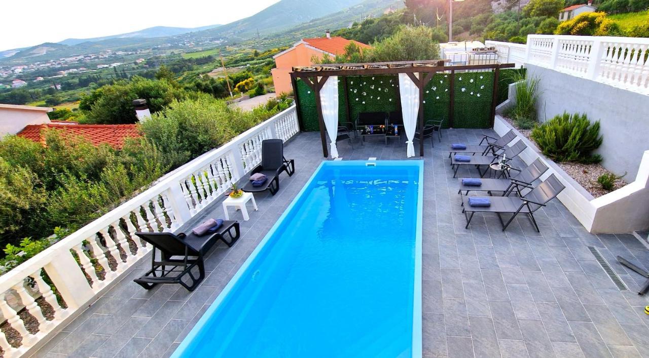 Sunny Holiday House With Pool Kaštela Extérieur photo