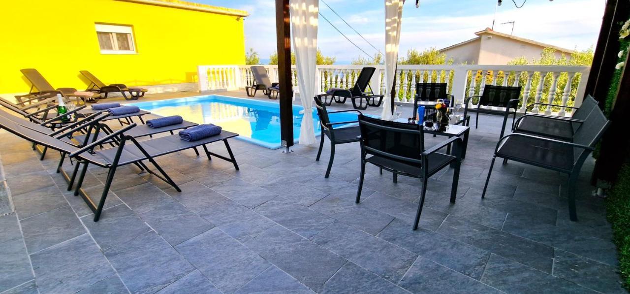 Sunny Holiday House With Pool Kaštela Extérieur photo