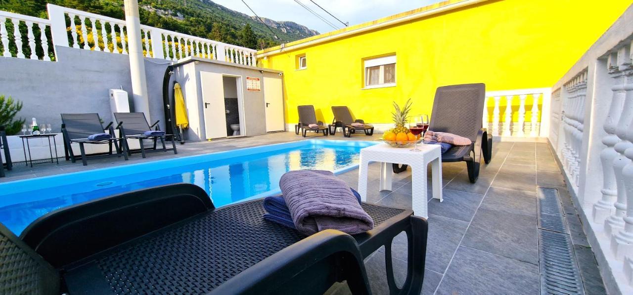 Sunny Holiday House With Pool Kaštela Extérieur photo